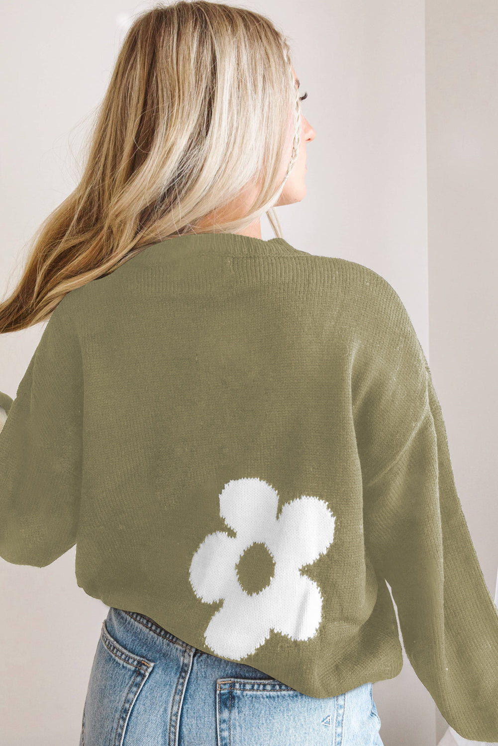 Večbarvni pleteni pulover z velikim cvetličnim vzorcem