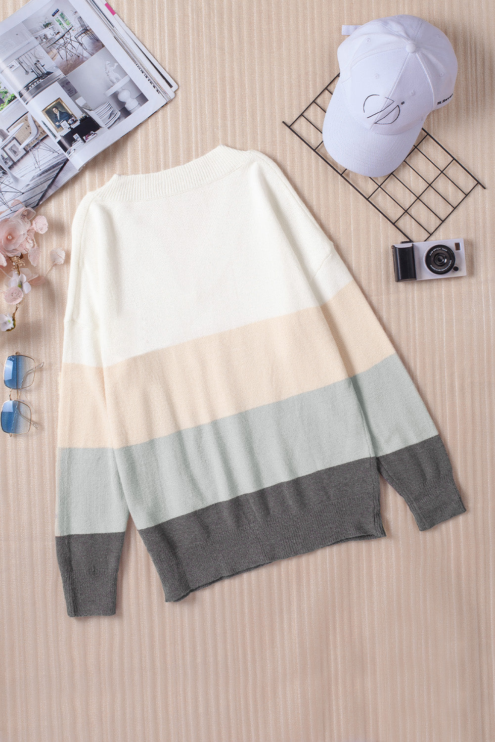 Colorblock-Pullover mit V-Ausschnitt