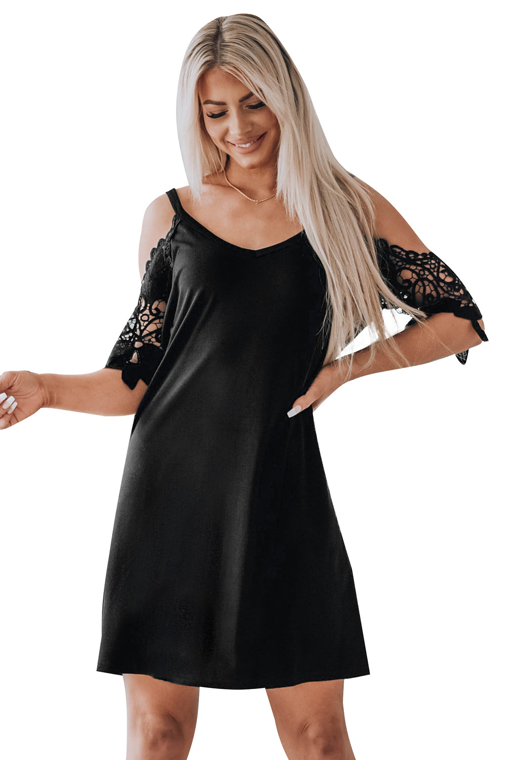 Crna mini haljina s hladnim ramenima
