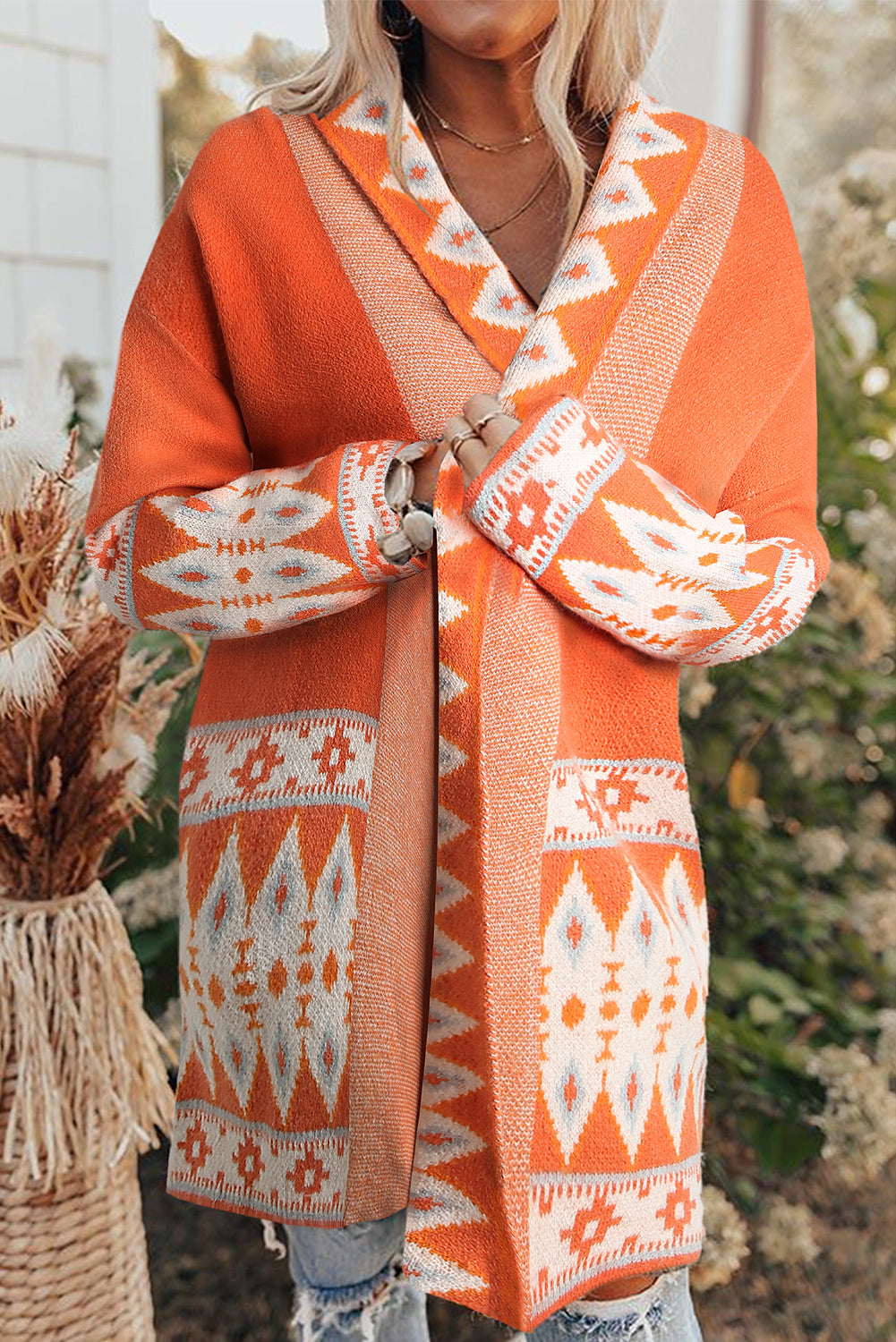 Pleteni kardigan s otvorenom prednjom stranom s narančastim printom Aztec