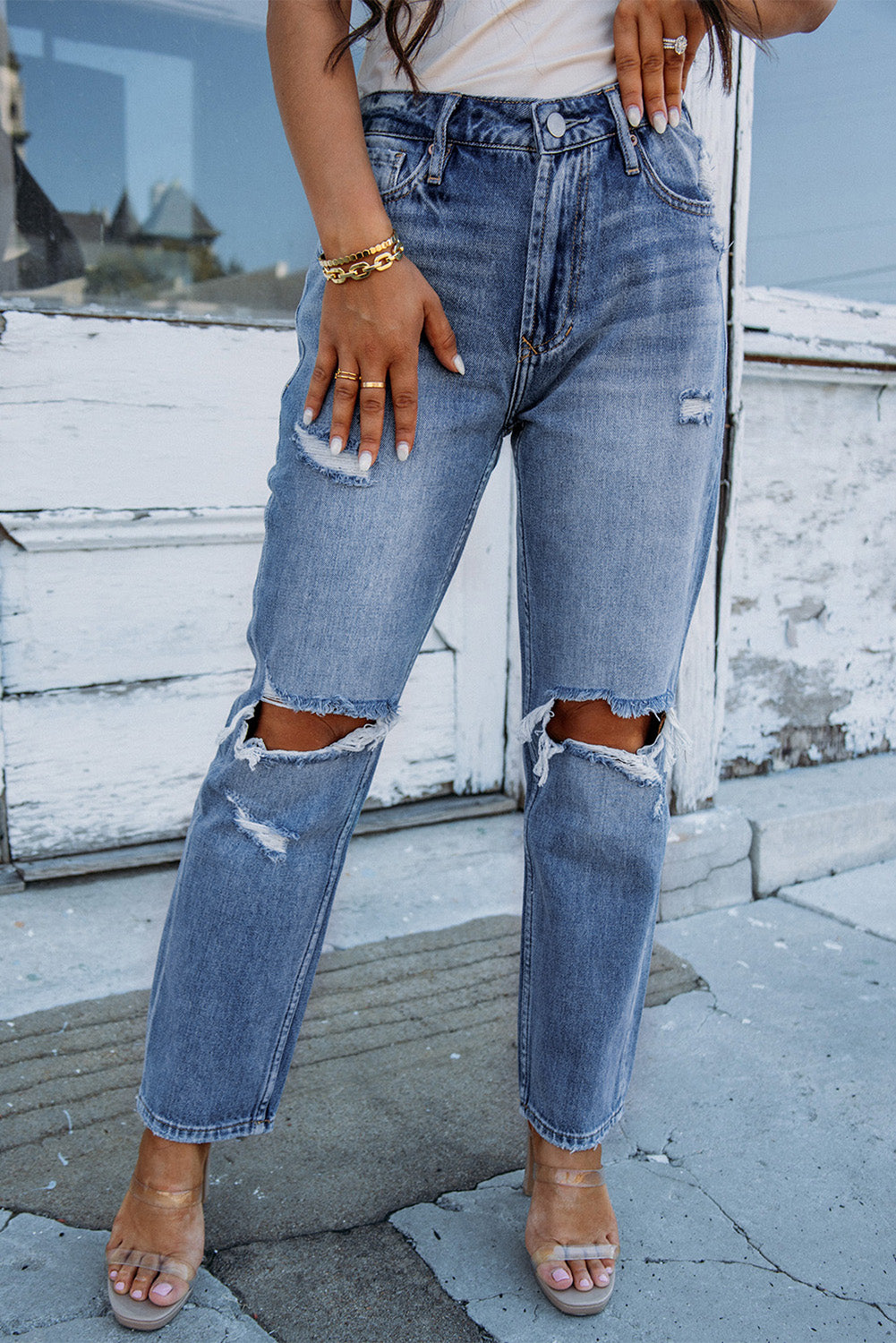 Jeans a gamba dritta con taglio aperto al ginocchio azzurro cielo