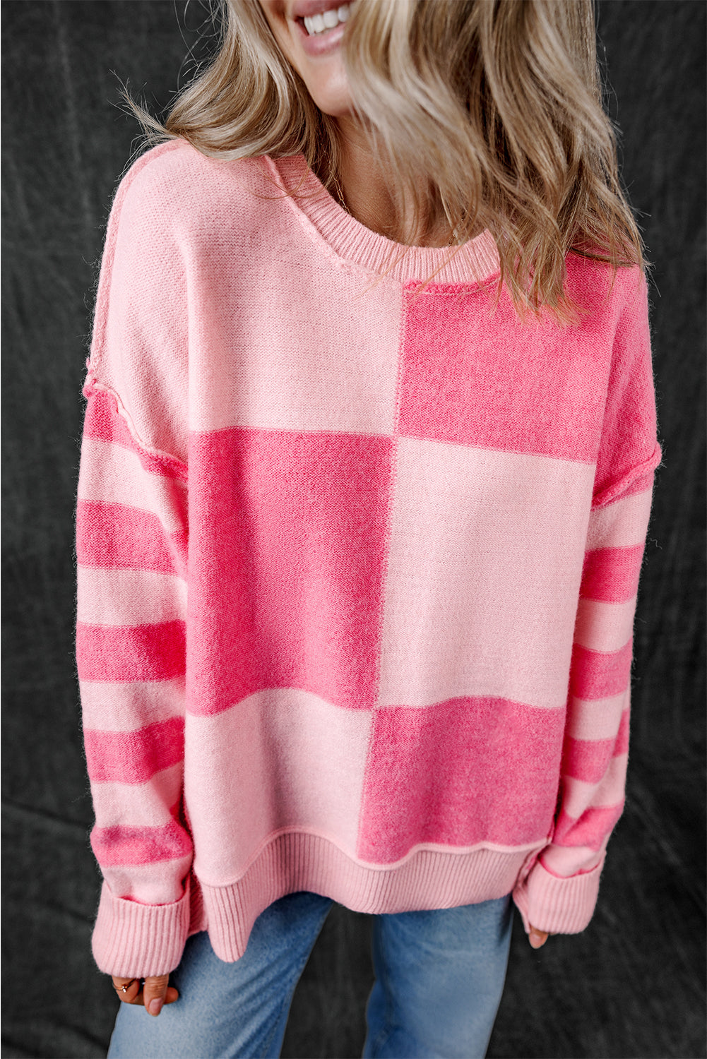 Rosa karierter Colorblock-gestreifter High-Low-Loose-Pullover