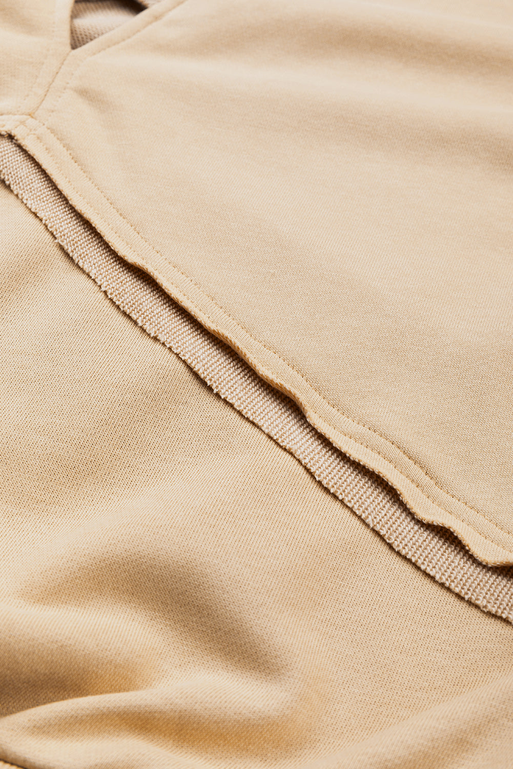 Helles, französisch-beigefarbenes, einfarbiges Sweatshirt mit ausgehöhltem Rücken und Gittermuster