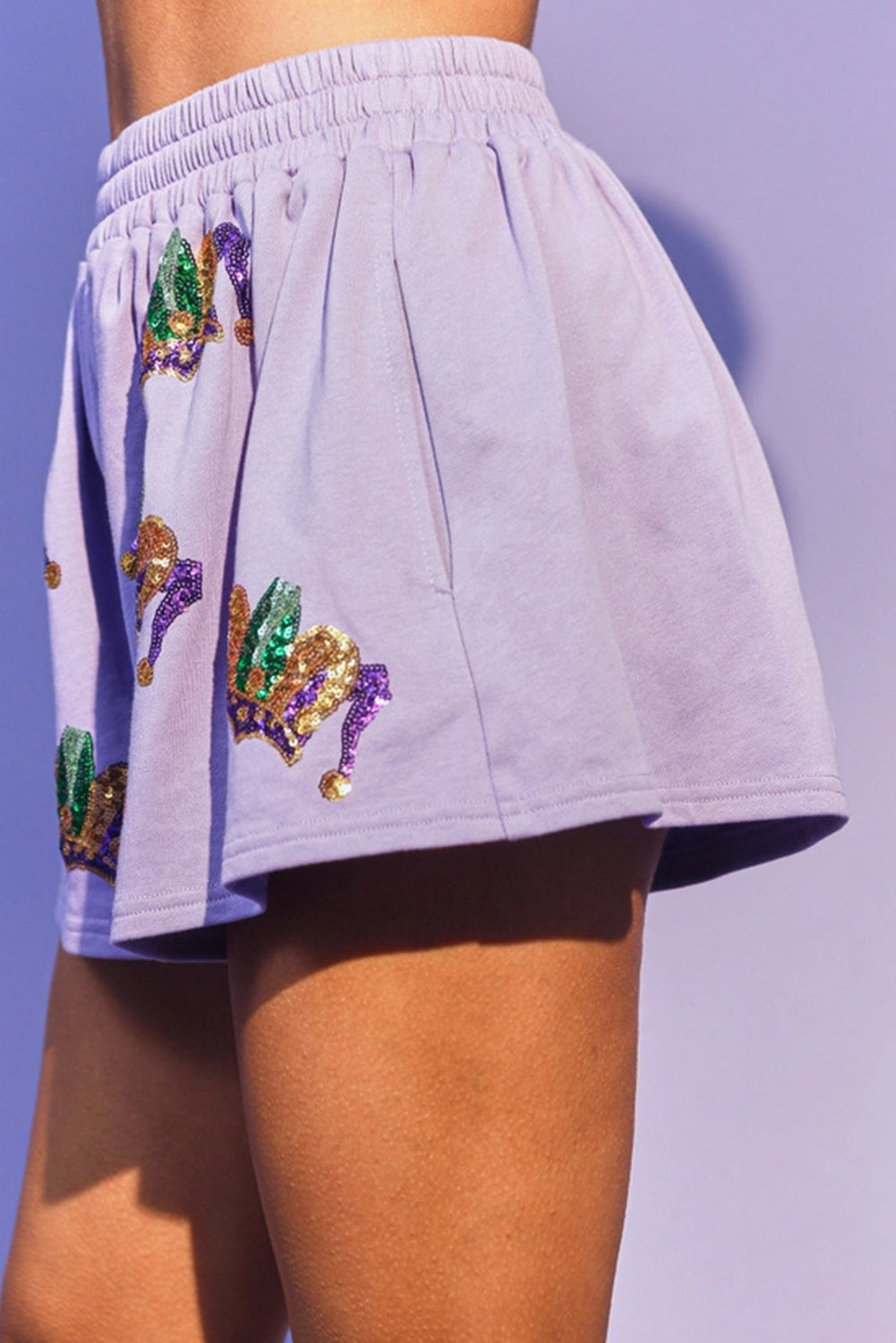 Komplet majice z napihnjenimi rokavi in ​​kratkimi hlačami z vzorcem Orchid Petal Mardi Gras
