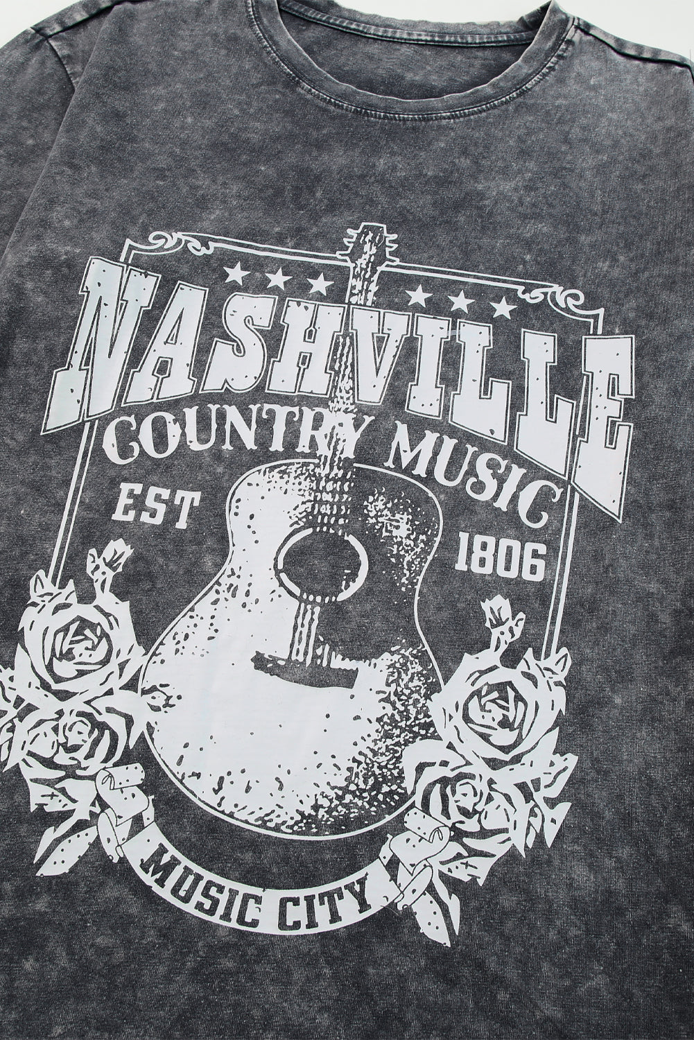 Ognjeno rdeča majica z mineralno grafiko Nashville Music City