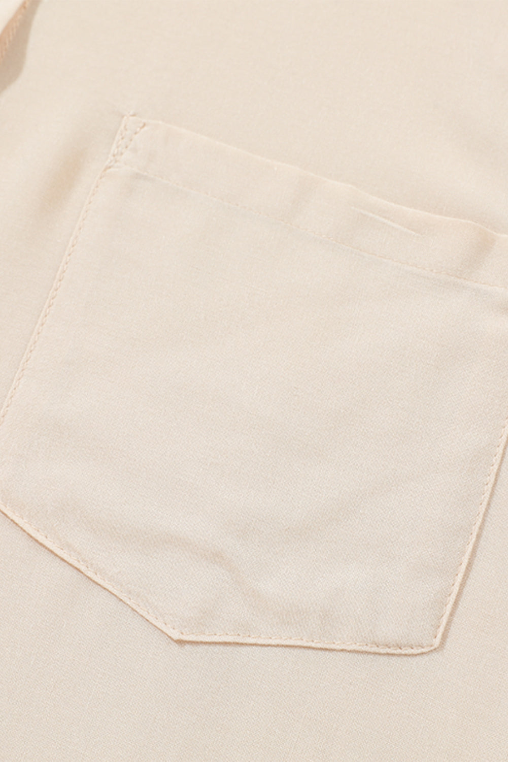 Visoko nizka ohlapna srajca Apricot z enobarvnimi gumbi na prsnem žepu