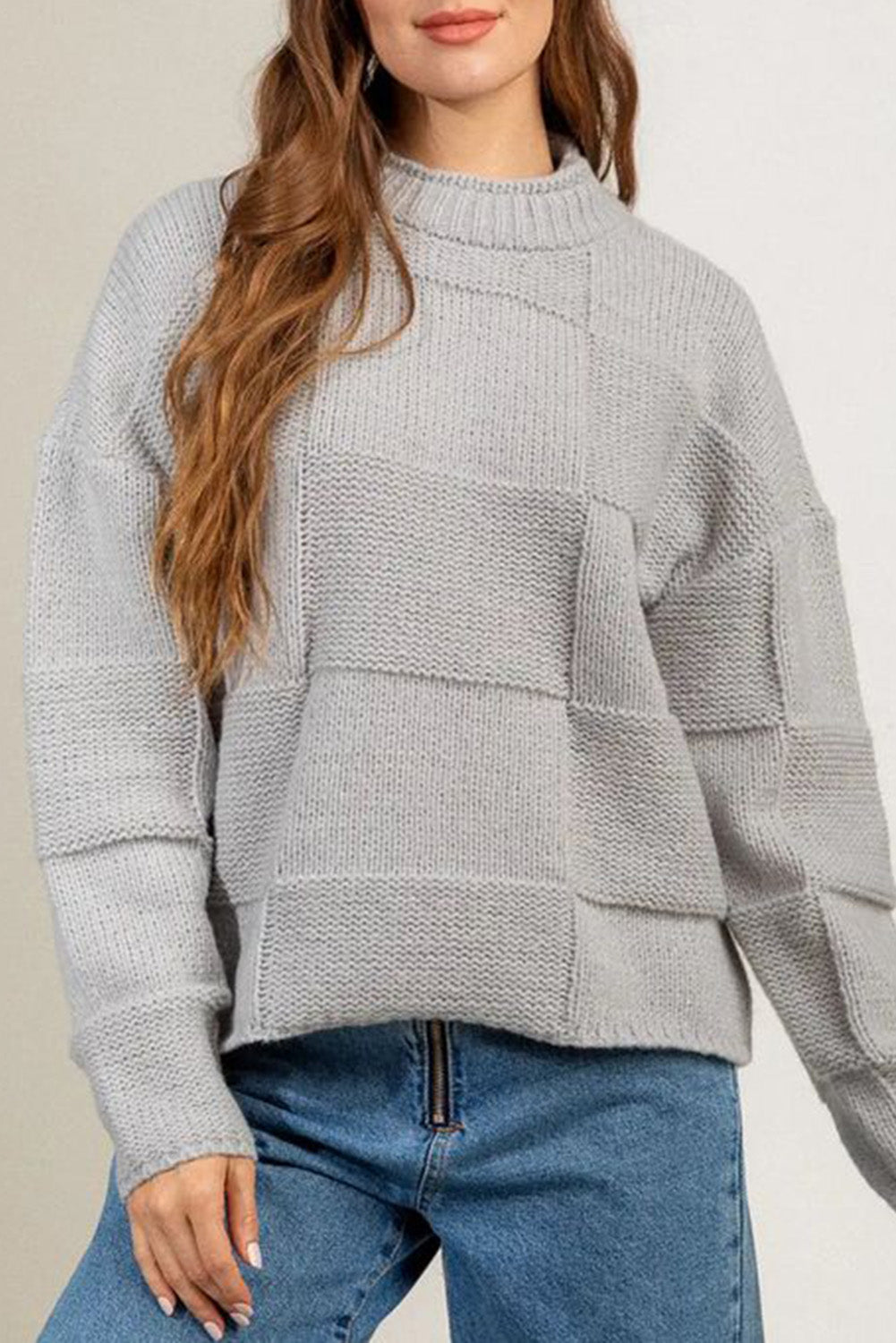 Siv karirast pulover z lažnim ovratnikom