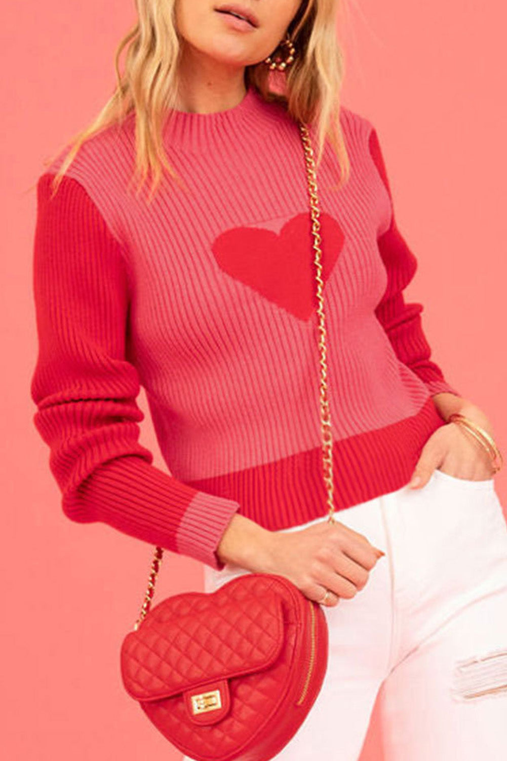 Feuriger roter gerippter Pullover mit Stehkragen und Farbblock-Valentine-Herzmuster
