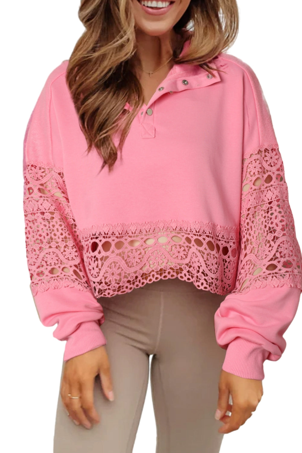 Roza skrajšan pulover z izdolbeno čipko