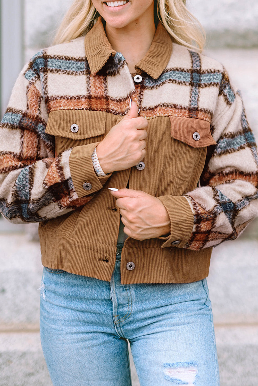 Grün karierte, kastenförmige, klobige Cordjacke mit Pattentaschen