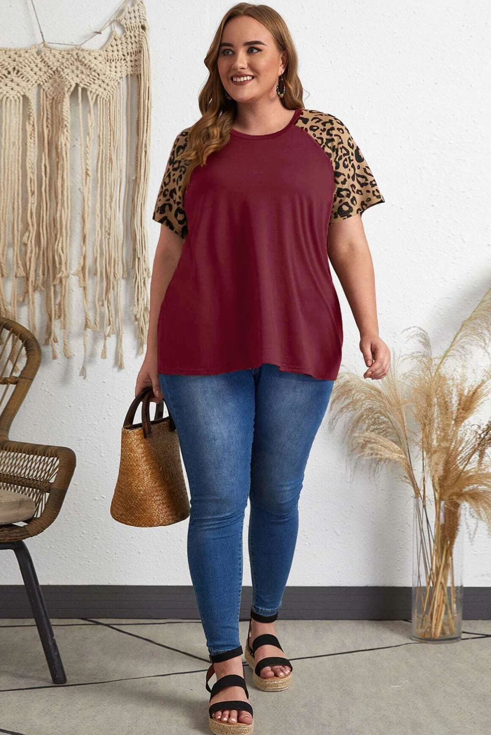 Majica velikih veličina s leopard raglan rukavima tamnocrvene boje