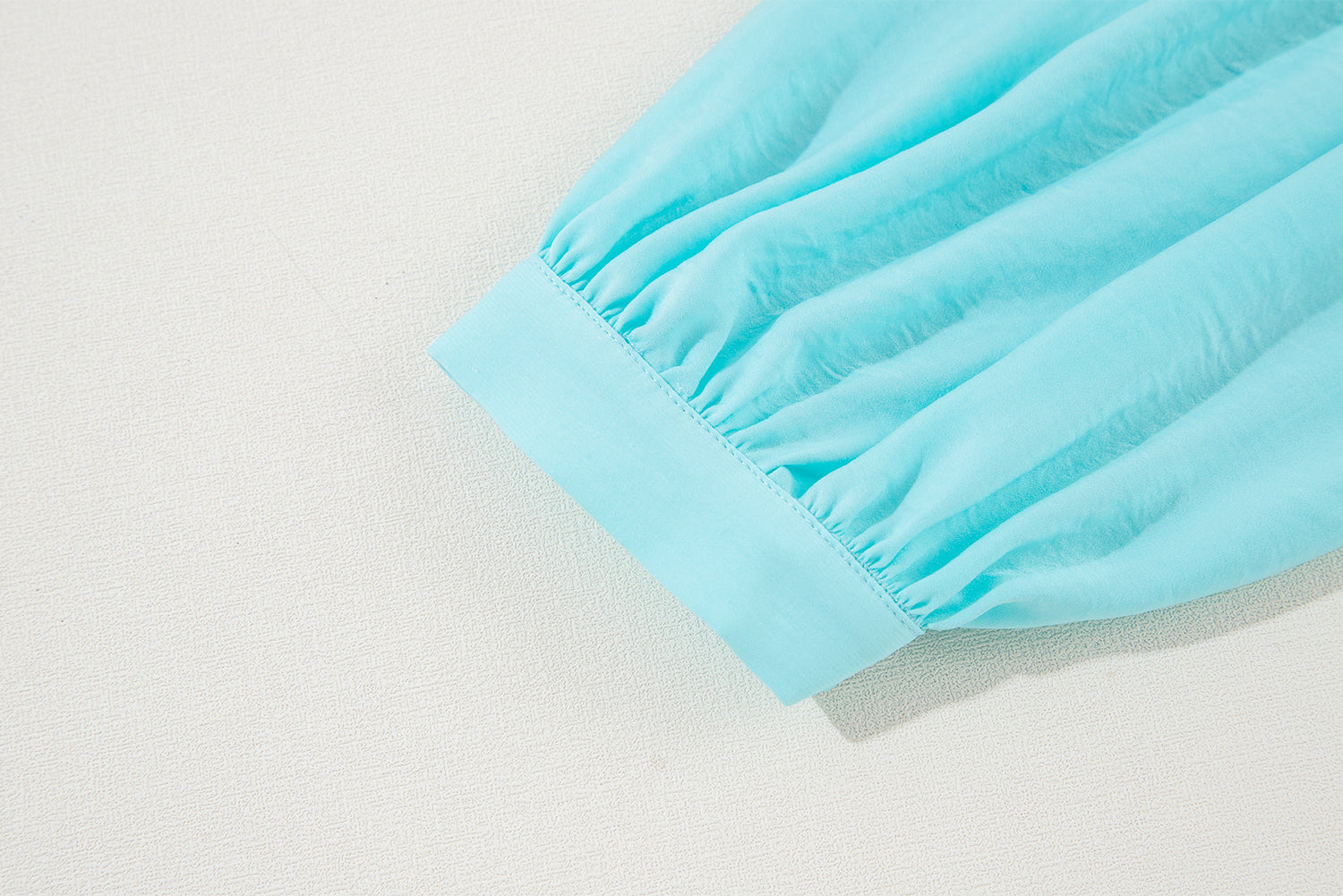 Islandsko modra enobarvna ohlapna srajca z napihnjenimi rokavi