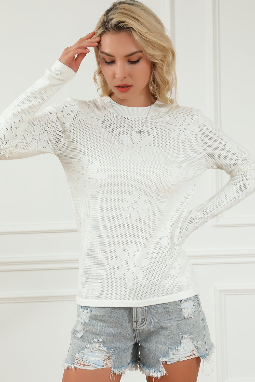Pull à manches longues en tricot à fleurs blanches