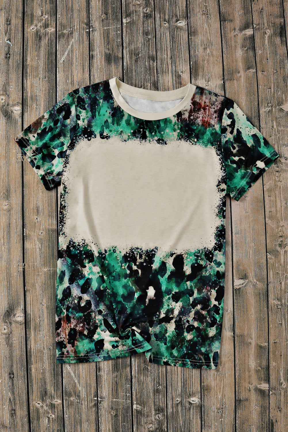 T-shirt con stampa leopardata tinta grafica bianca