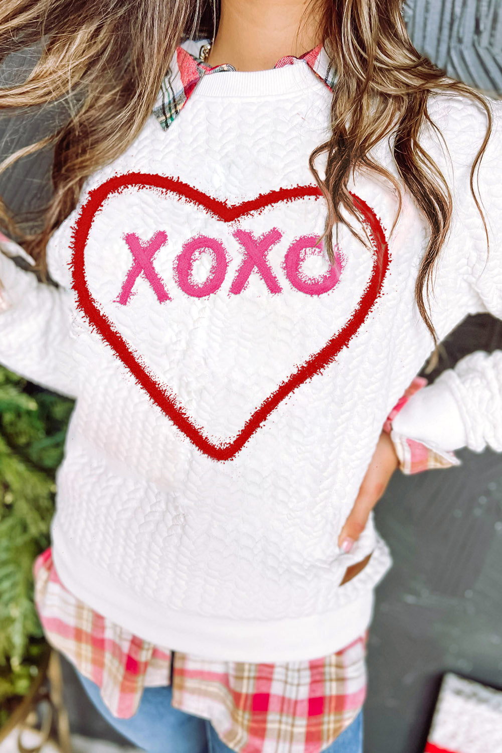 Racing Red Heart XOXO Chenille besticktes strukturiertes Sweatshirt