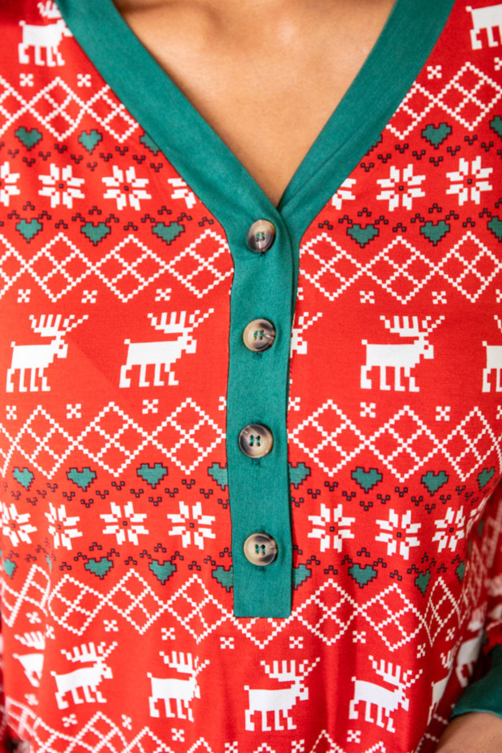 Set pigiama Henley con stampa natalizia rosso fuoco