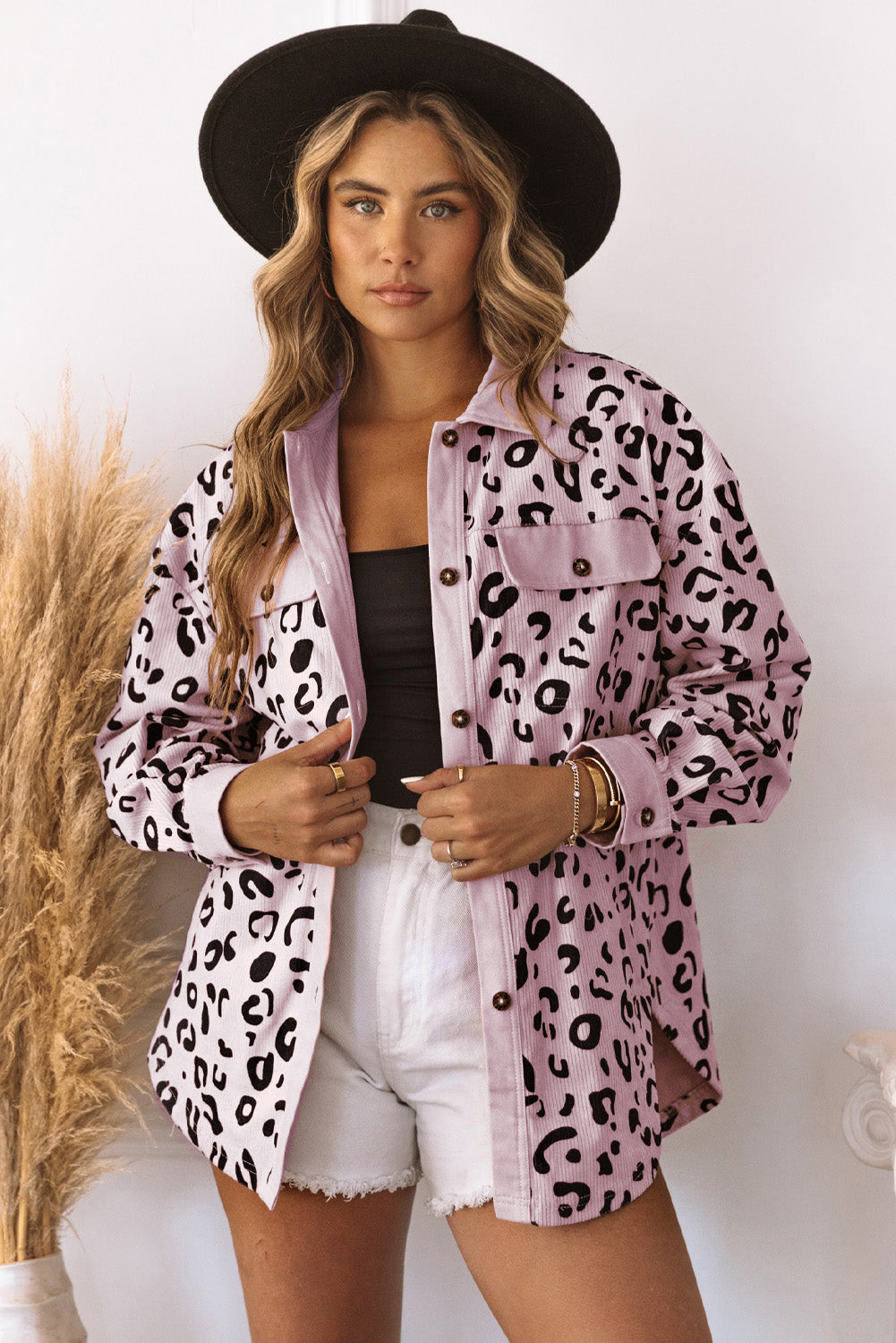 Veste en velours côtelé léopard avec col et poches à rabat abricot