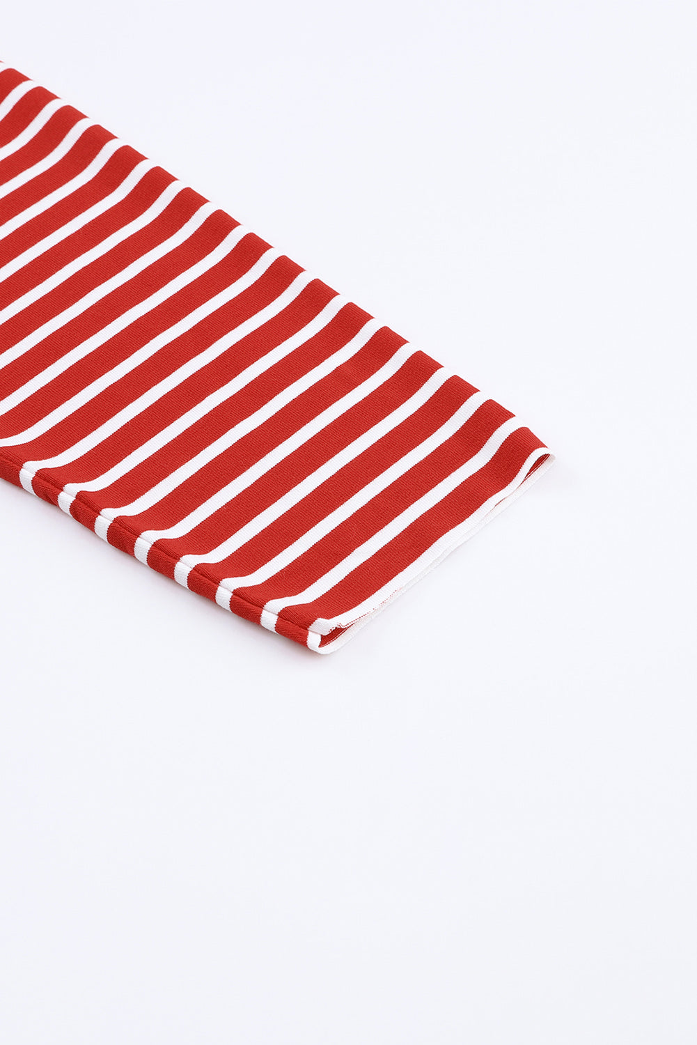 Majica dugih rukava s otvorenim šavovima na crvenim prugama
