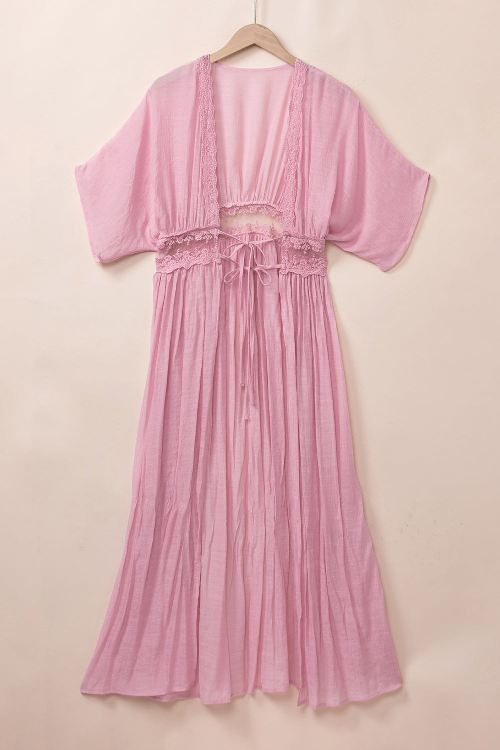 Maxi kimono aperto sul davanti con cuciture in pizzo rosa chiaro