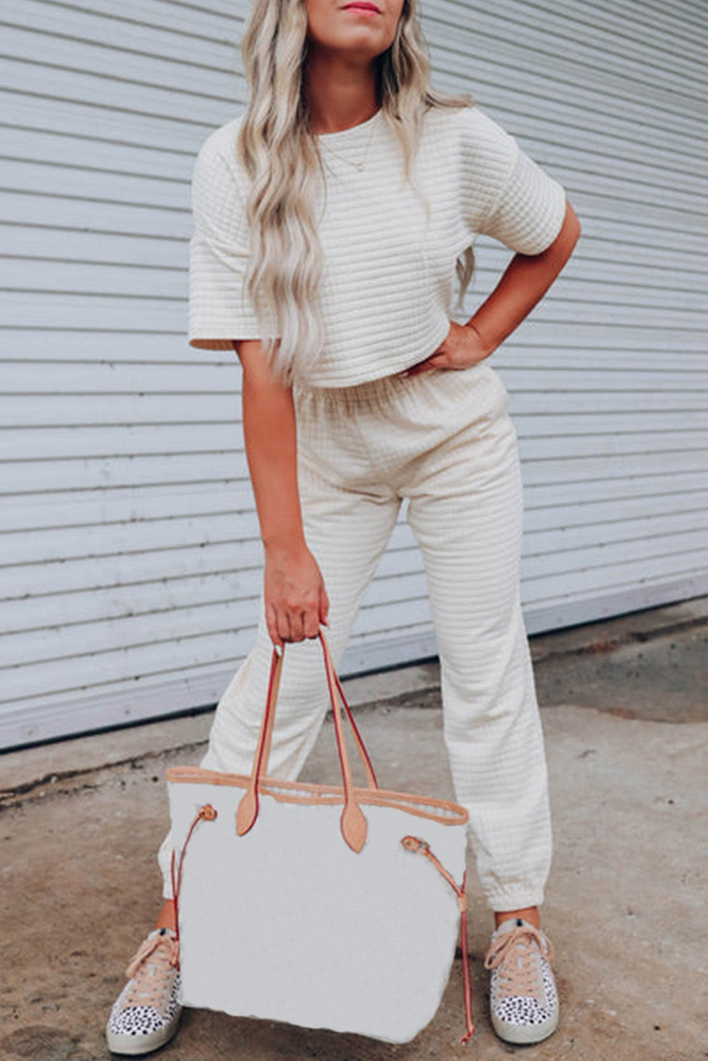 Black Lattice Textured Cropped Tee and Jogger Pants Set