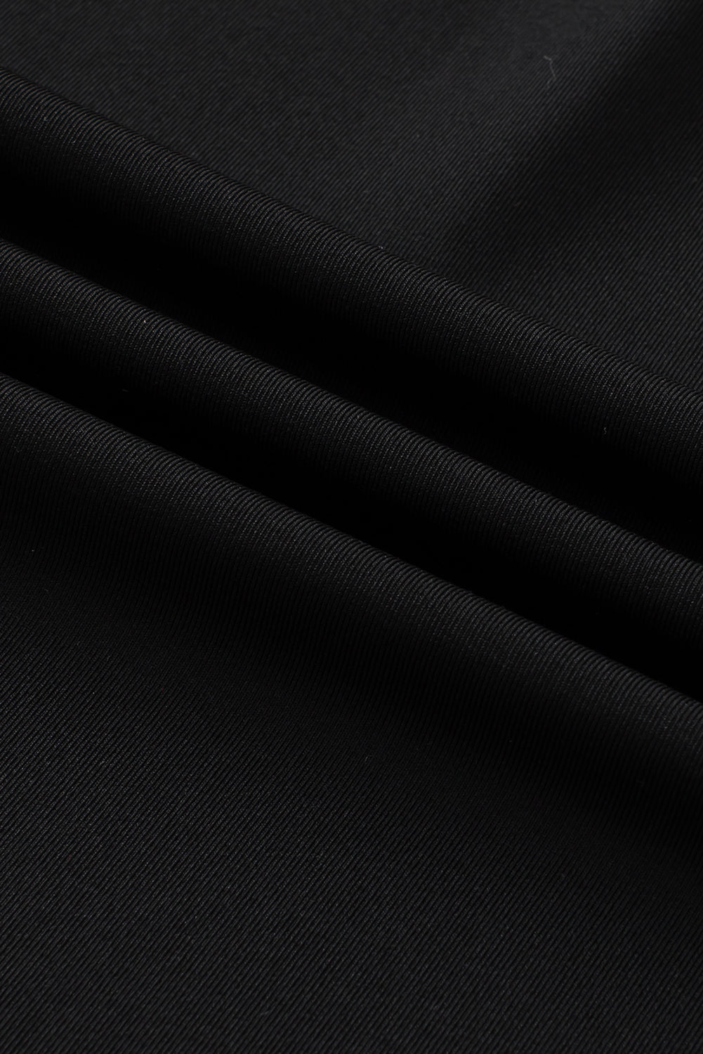 Schwarze Plus-Size-Hose mit Rüschen und Taschen und hoher Taille