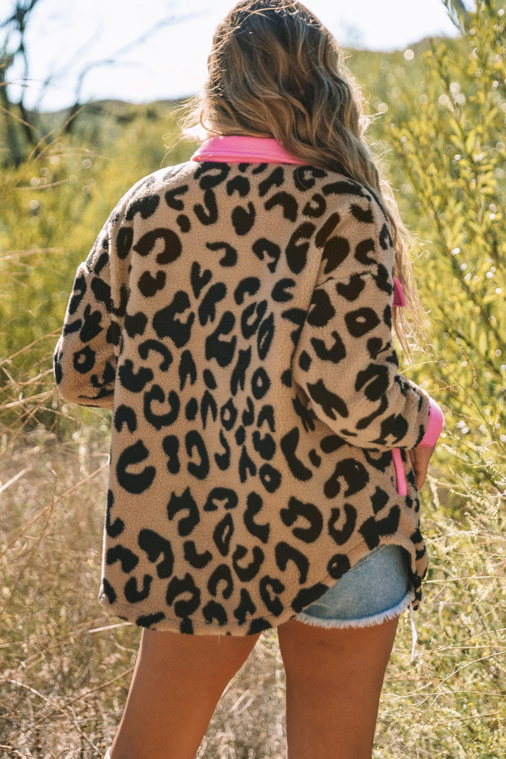 Shacket leopardato con finiture in contrasto leopardato