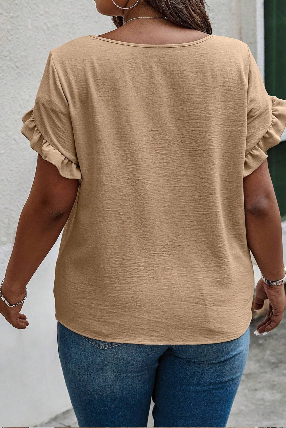 Svijetlo francuska bež majica s naborima, kratkih rukava i veće veličine