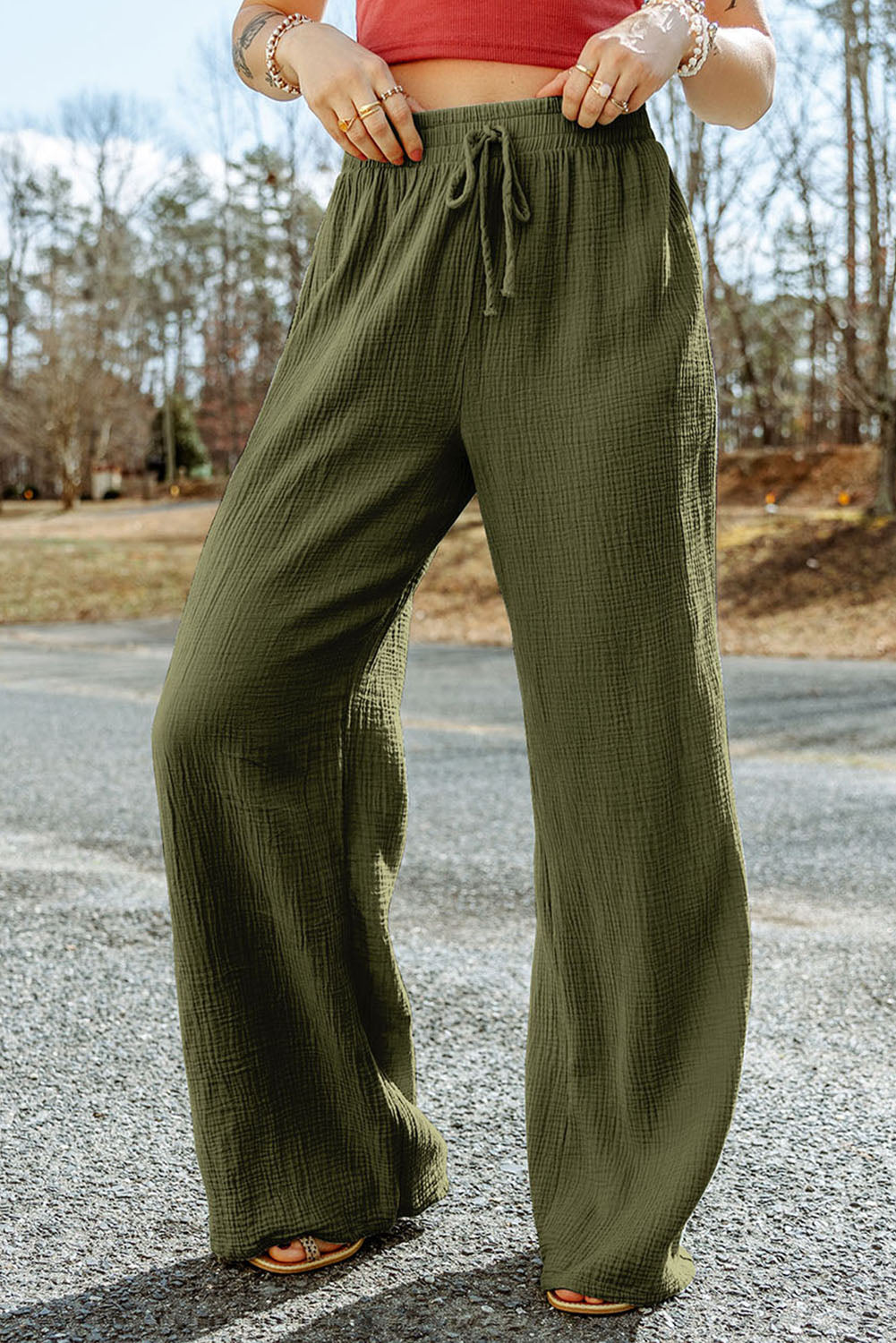 Zelene široke hlače z nagubano teksturo