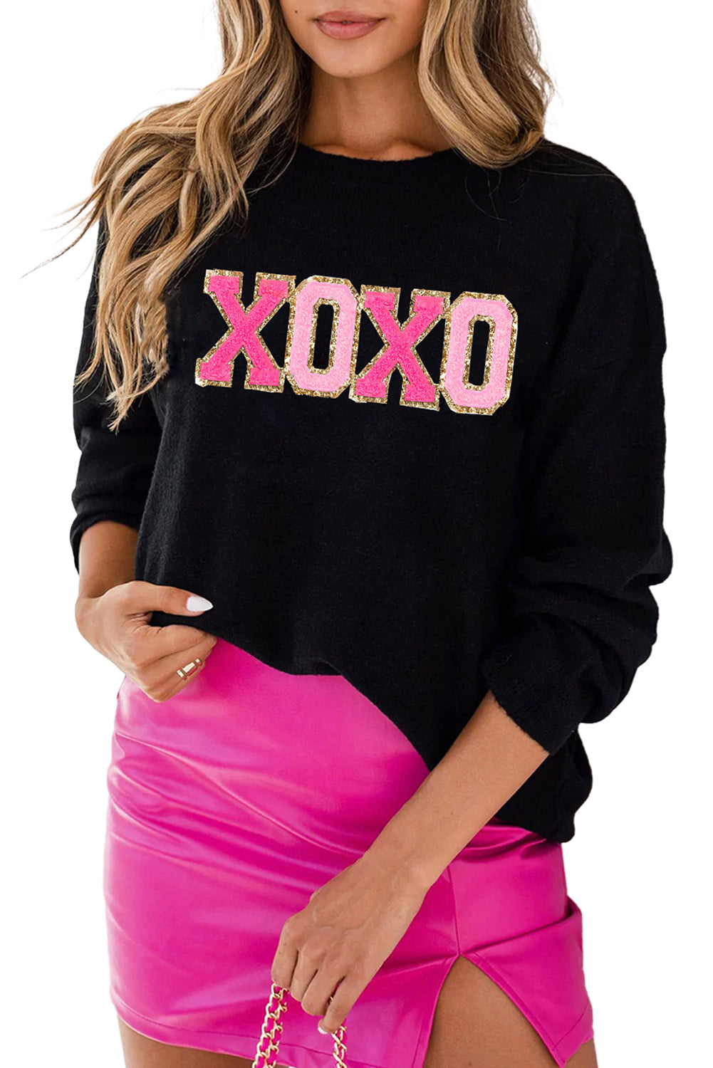 Ružičasti ležerni džemper s okruglim izrezom i slikom srca