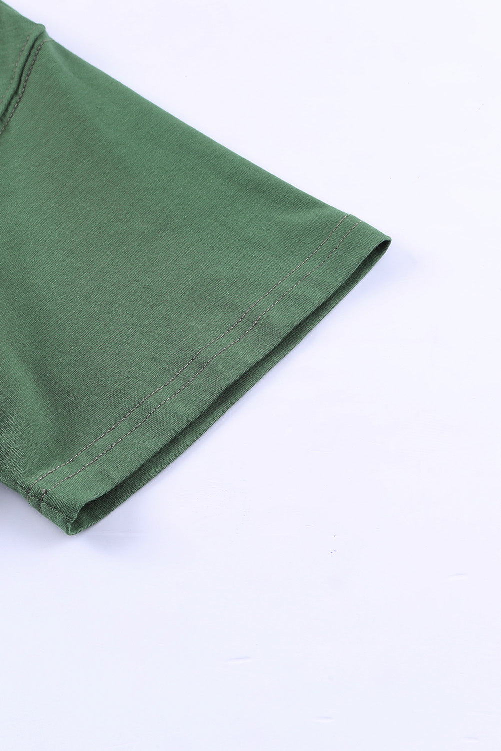 T-shirt décontracté à manches courtes et poche florale vert