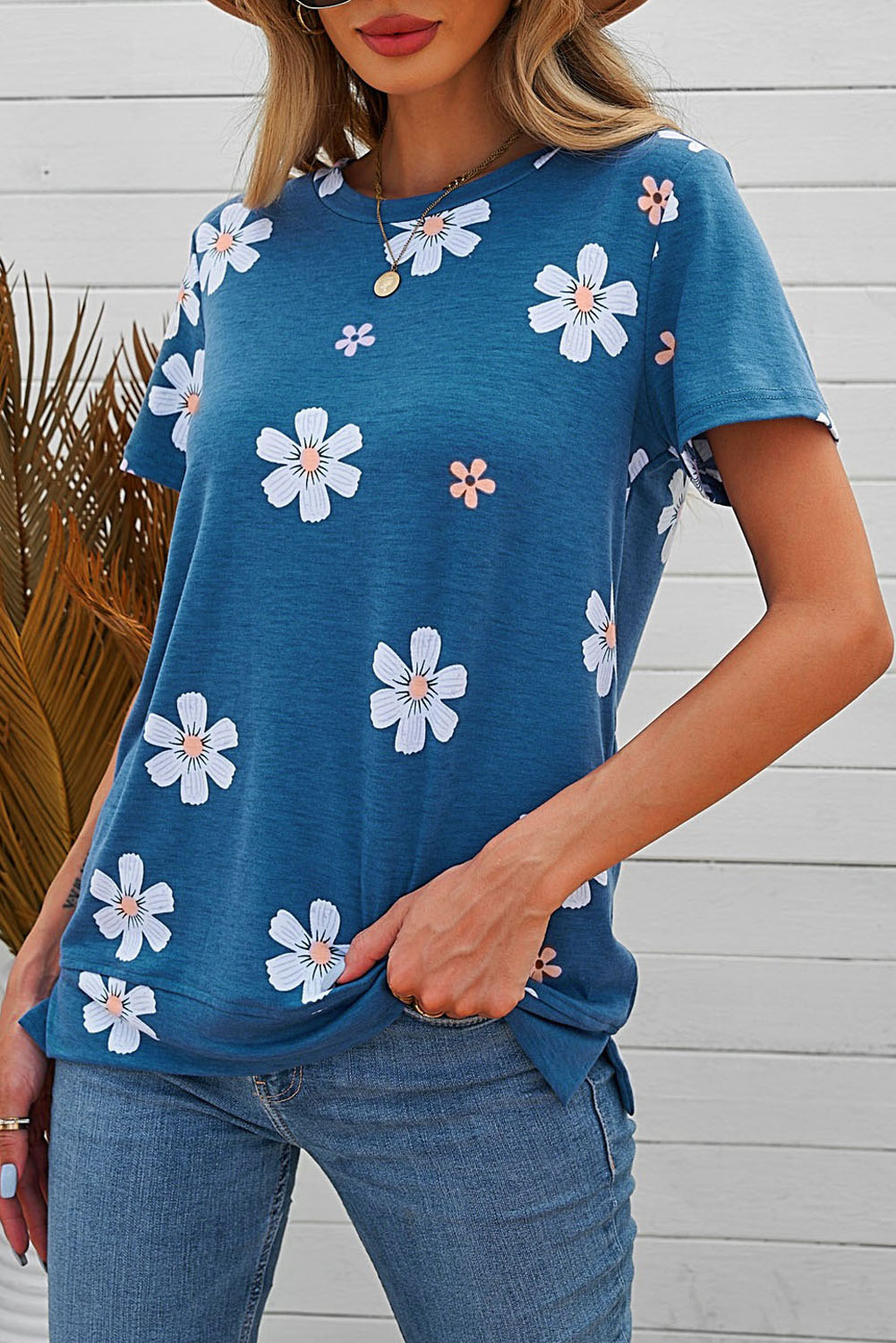 T-shirt bleu à motif floral