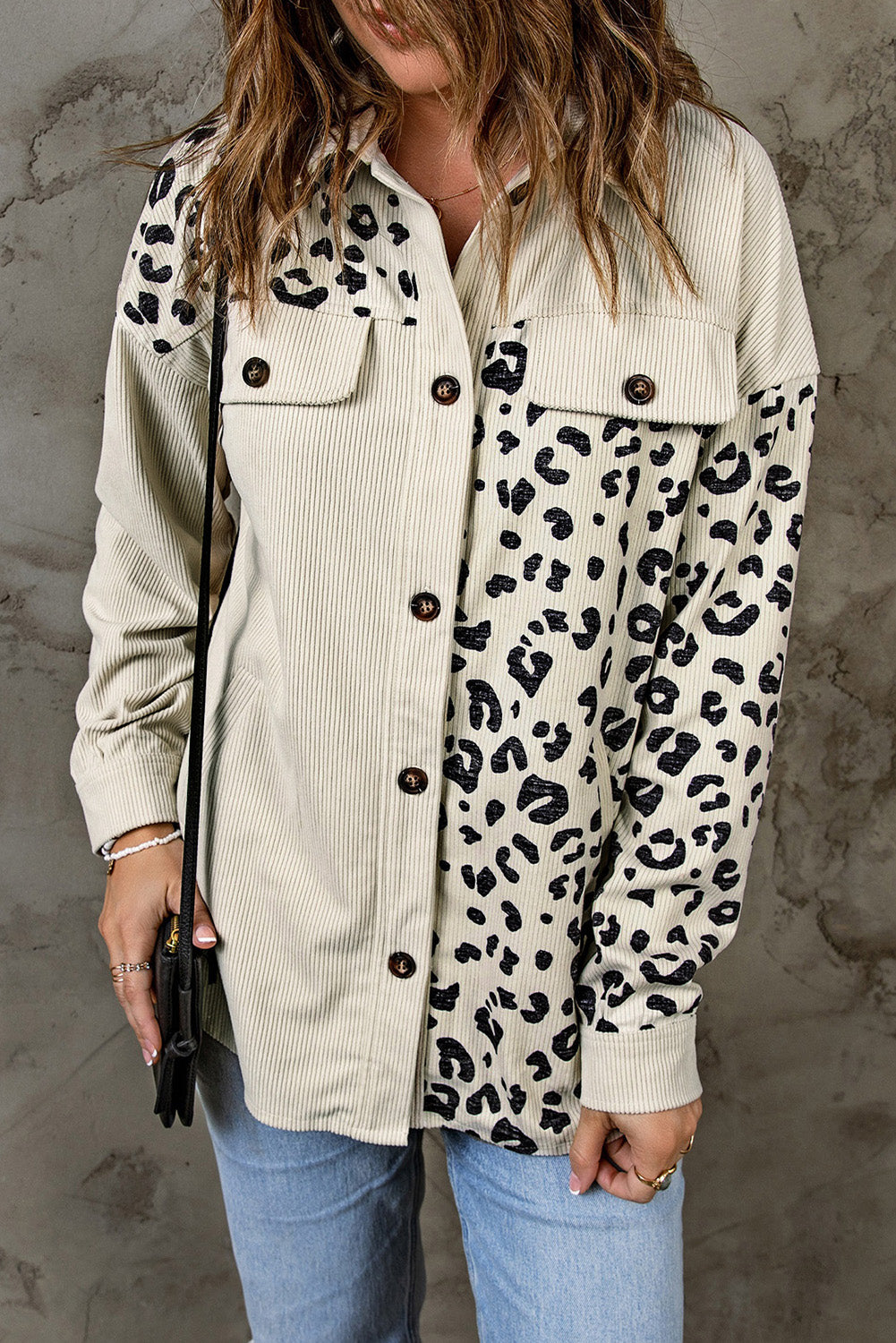 Veste en velours côtelé avec poches et imprimé léopard abricot