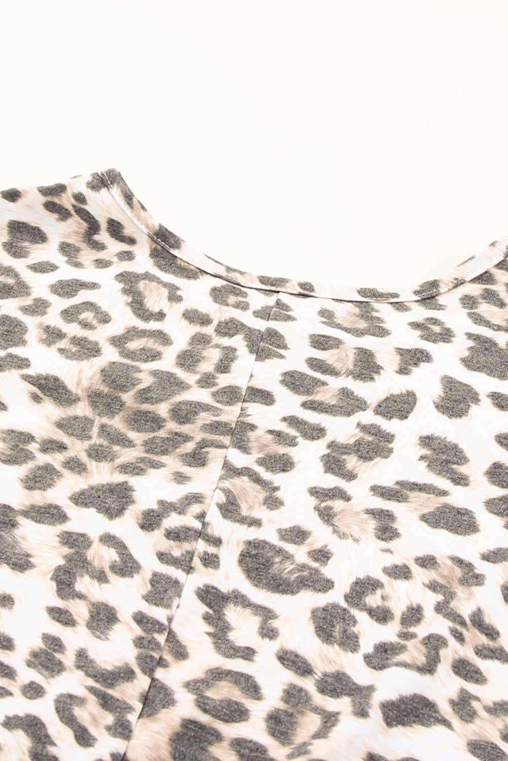 Mehrlagiges, ärmelloses Minikleid mit Leopardenmuster und Rüschen