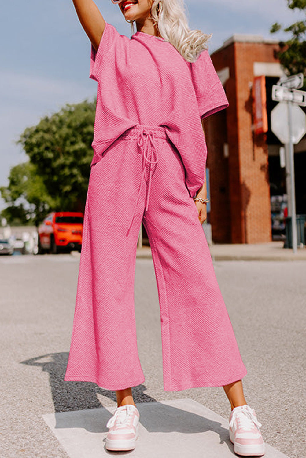 Set di maglietta ampia testurizzata rosa fragola e pantaloni con coulisse