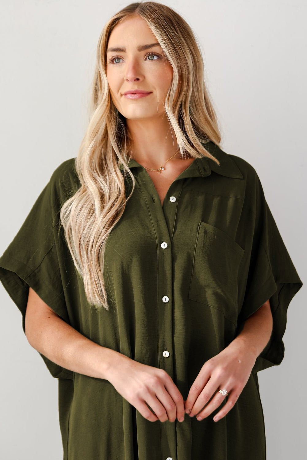 Jungle zelena labava haljina košulja kratkih rukava s visokim niskim bočnim prorezima