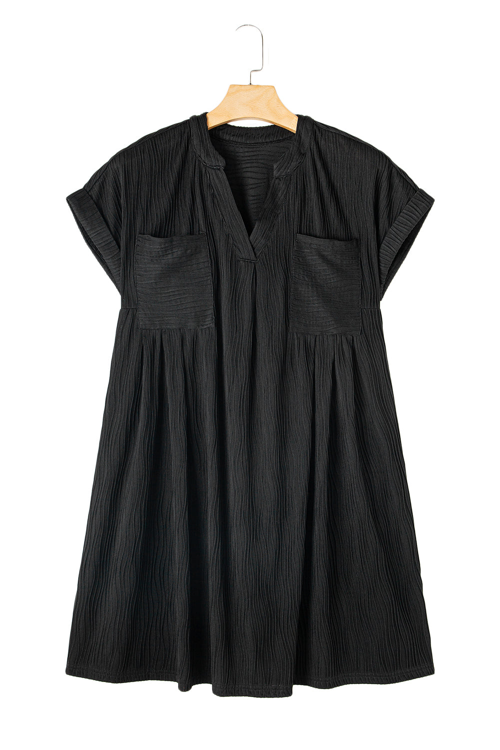 Mini-robe noire texturée à col en V et manches courtes avec poches