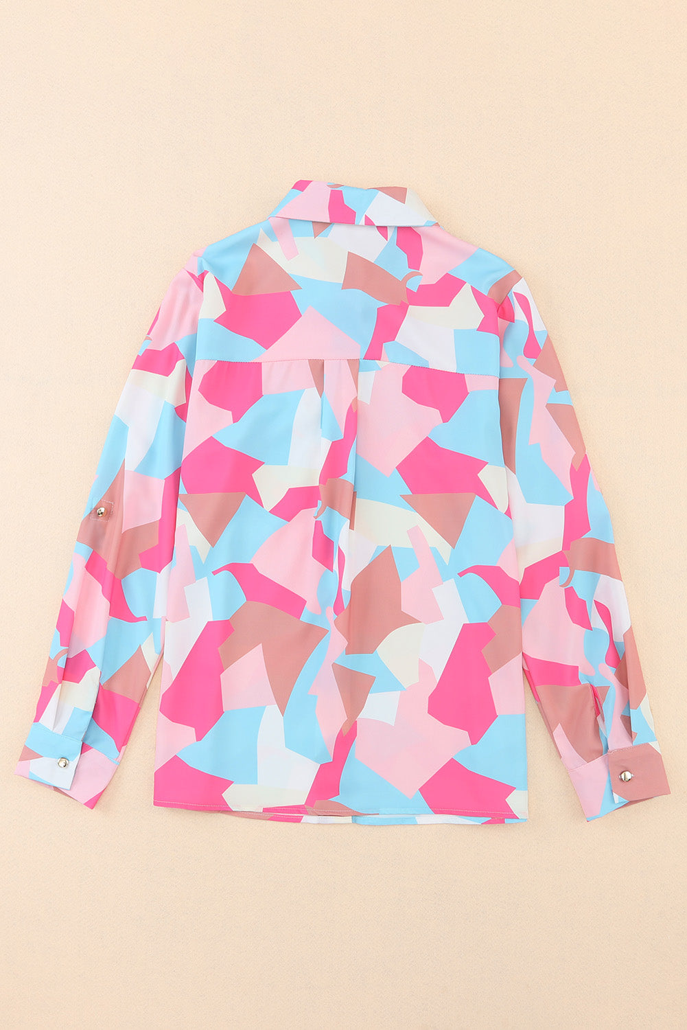 Rosa Hemd mit Rolllaschenärmeln und geometrischem Blockdruck