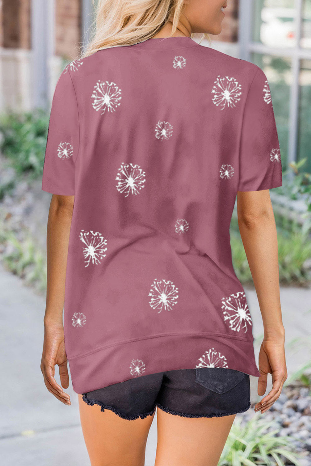 Rosa T-Shirt mit Löwenzahn-Print und Rundhalsausschnitt