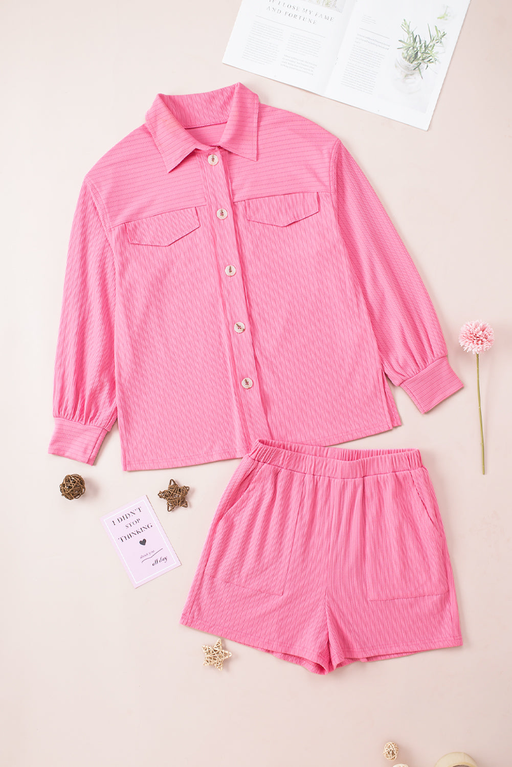 Ensemble haut et short boutonnés en tricot côtelé rose