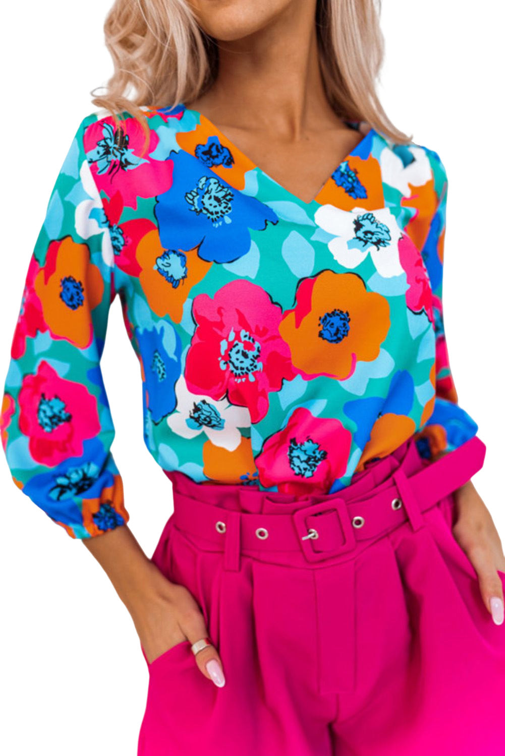 Bluza s V izrezom i 3/4 rukava s ružičastim cvjetnim uzorkom