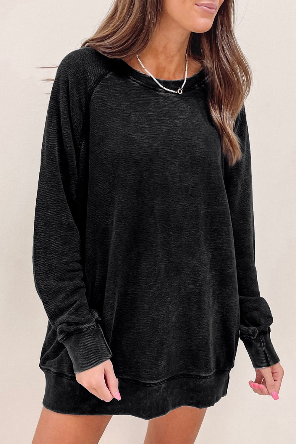 Schwarzes, übergroßes Pullover-Sweatshirt mit Mineralwaschung