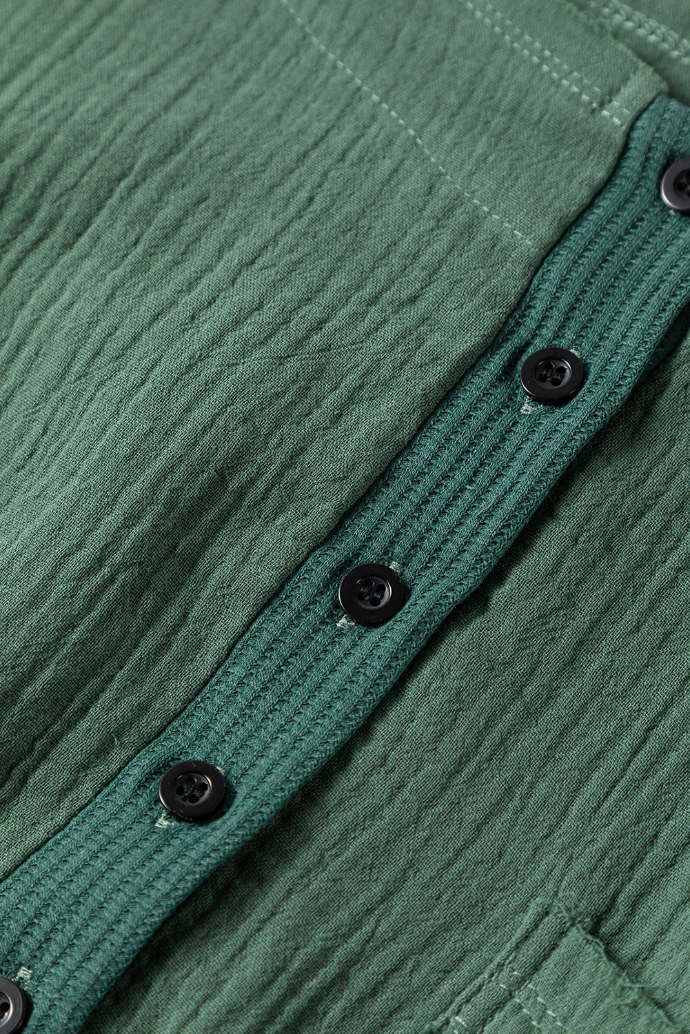 Chemisier ample texturé en tricot gaufré patchwork à col boutonné vert