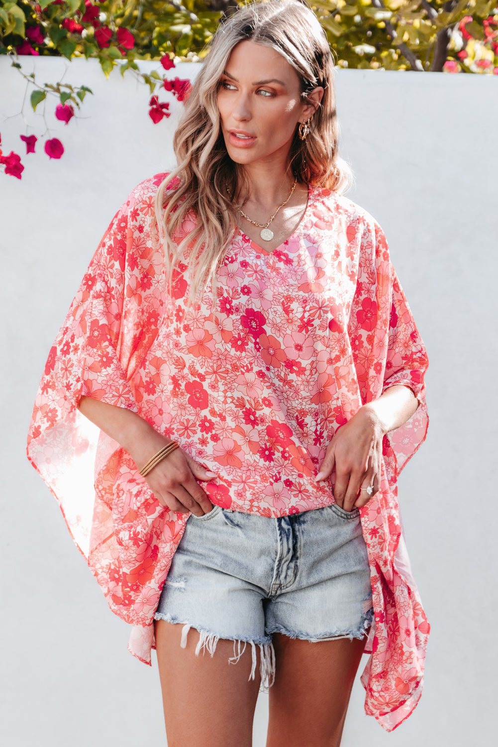 Ružičasta boho bluza u kimono stilu cvjetnog V izreza