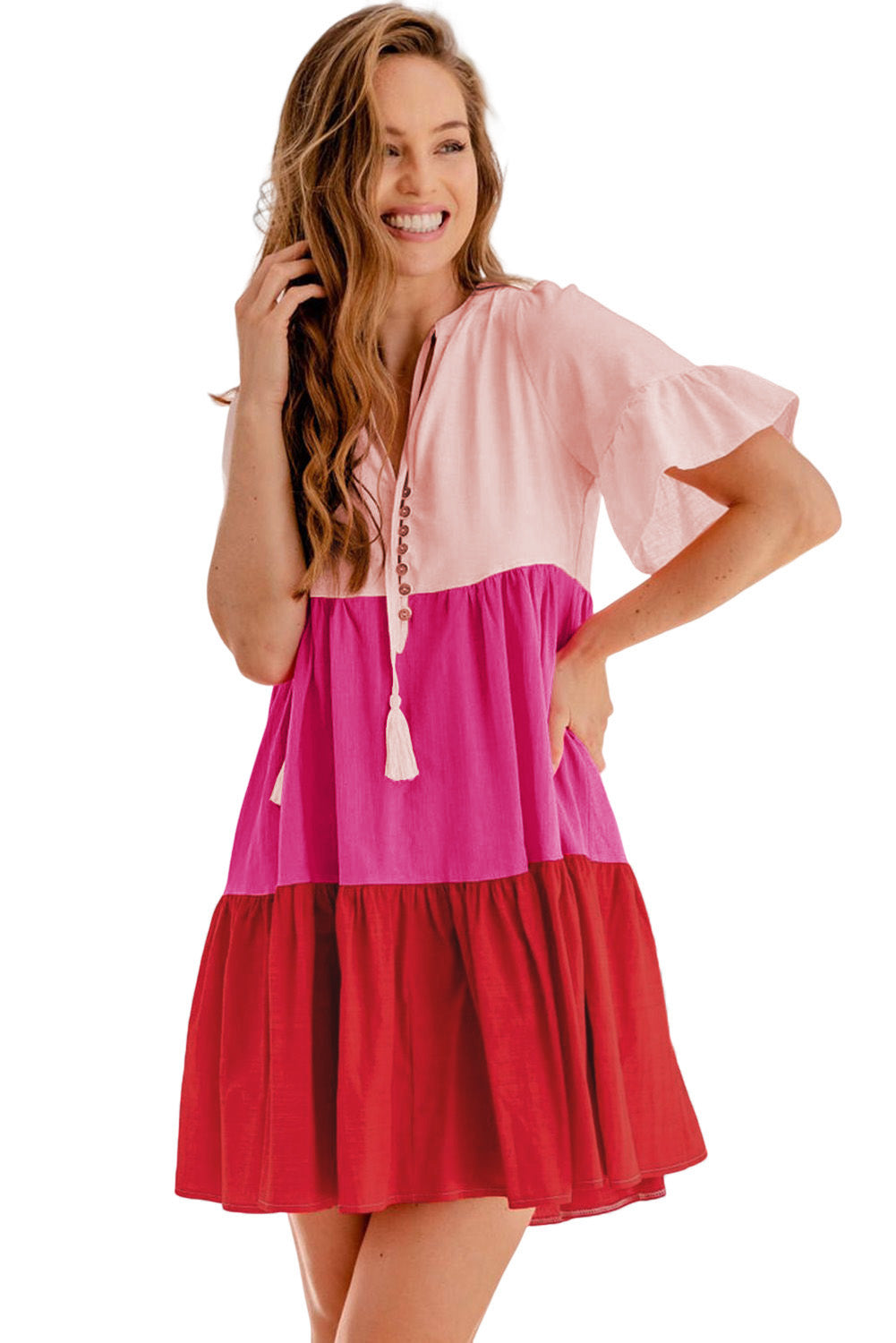Rožnata večplastna obleka z v-izrezom in dolgimi rokavi