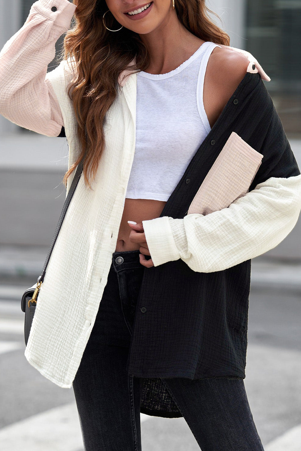 Camicia con tasche increspate color block nero