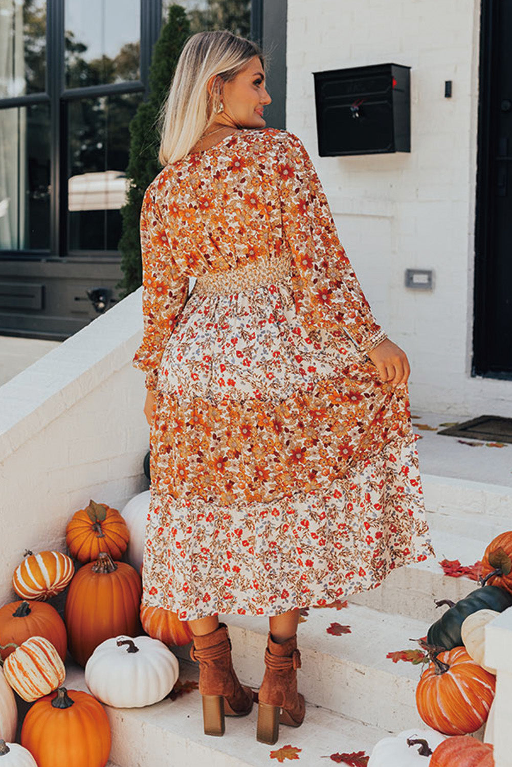 Midi haljina dugih rukava s v-izrezom i naboranim cvjetnim printom kaki boje