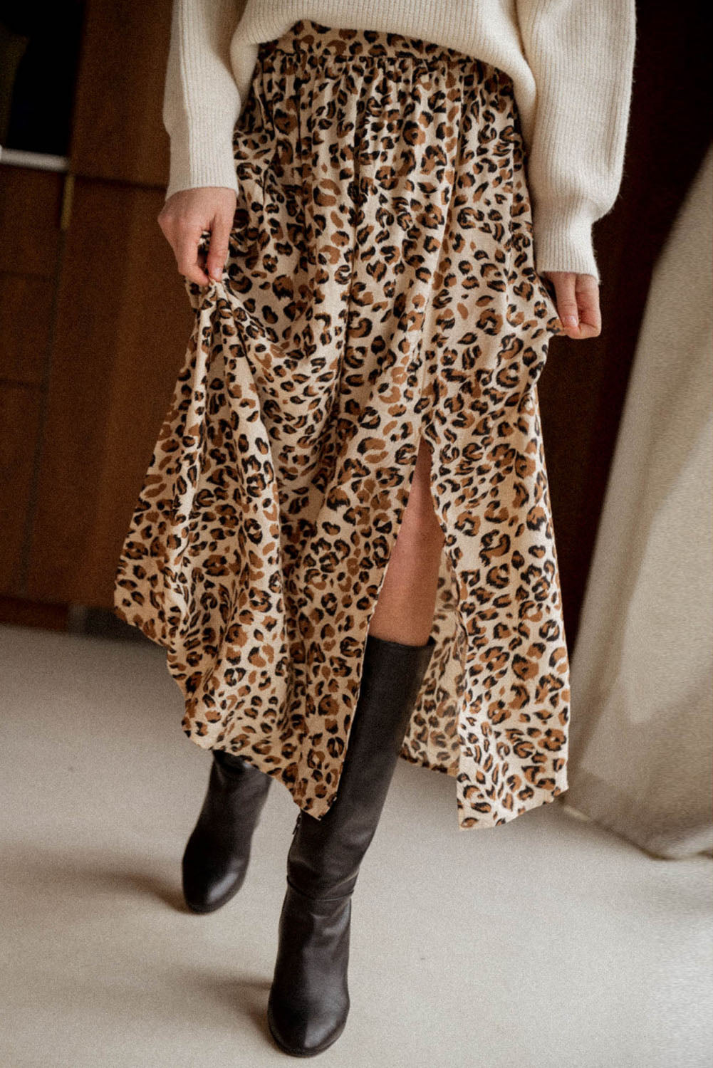 Duga suknja visokog struka s bočnim prorezom s leopardovim životinjskim uzorkom