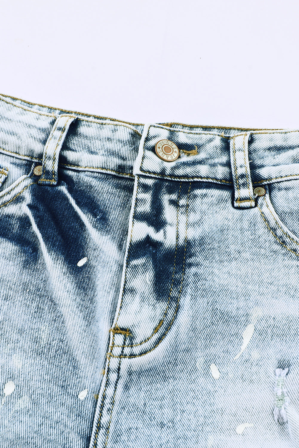 Himmelblaue, gebleichte Jeansshorts im Distressed-Look