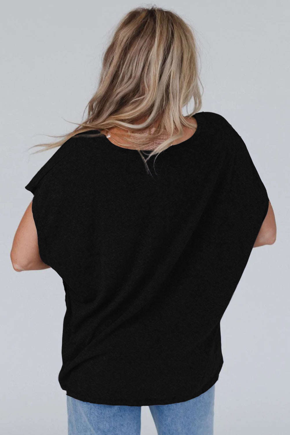 Schwarzes, übergroßes T-Shirt mit Häkelspitze