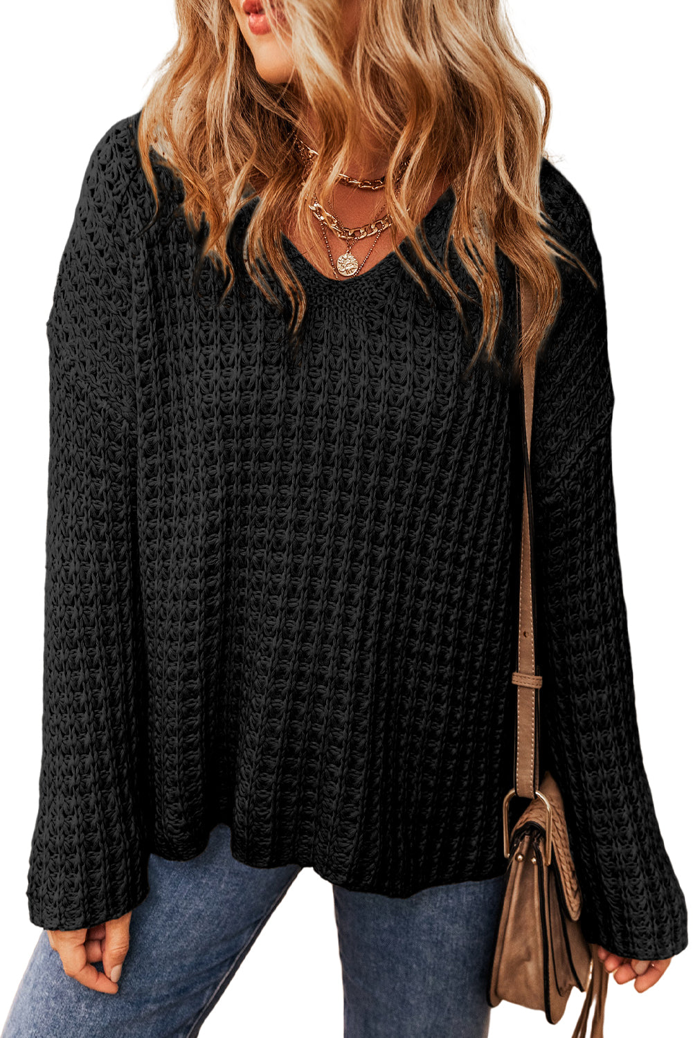 Črn izdolbljen kvačkan pulover z V izrezom